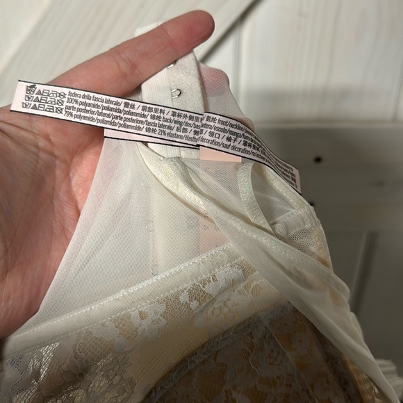 Victoria’s Secret Dream Angels Rare Tulle & Lace Bra Top Size 32D New - Picture 9 of 10